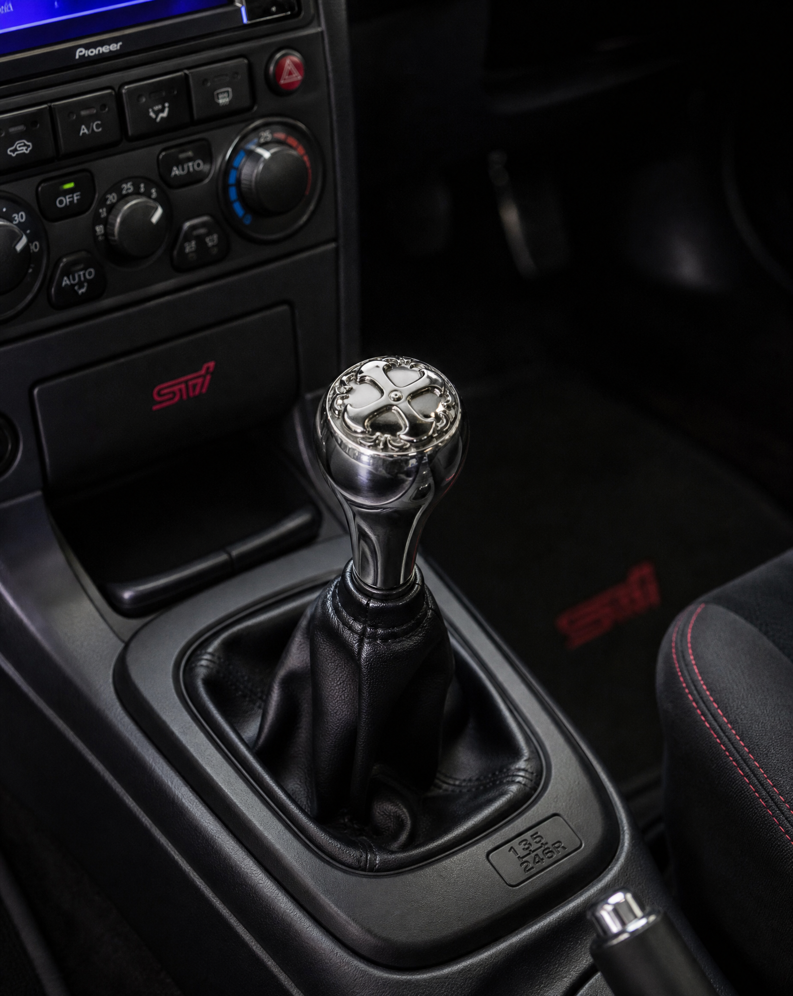 STEEL CROSS SHIFT KNOB